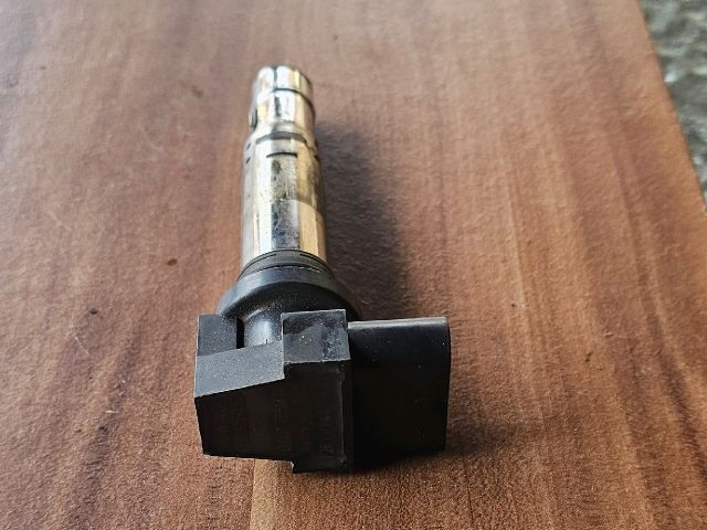 bontott VW GOLF V Gyújtótrafó