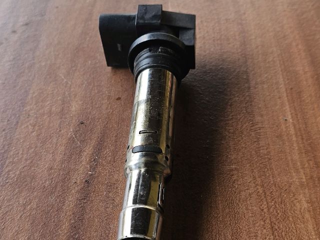 bontott VW GOLF V Gyújtótrafó