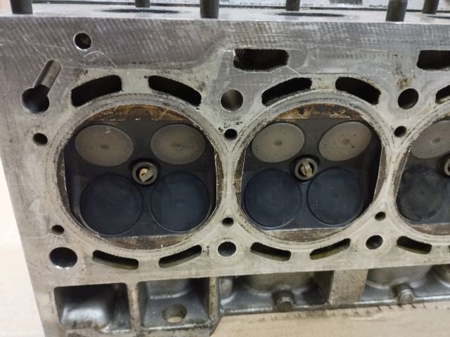 bontott VW GOLF V Hengerfej