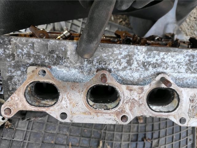 bontott VW GOLF V Hengerfej