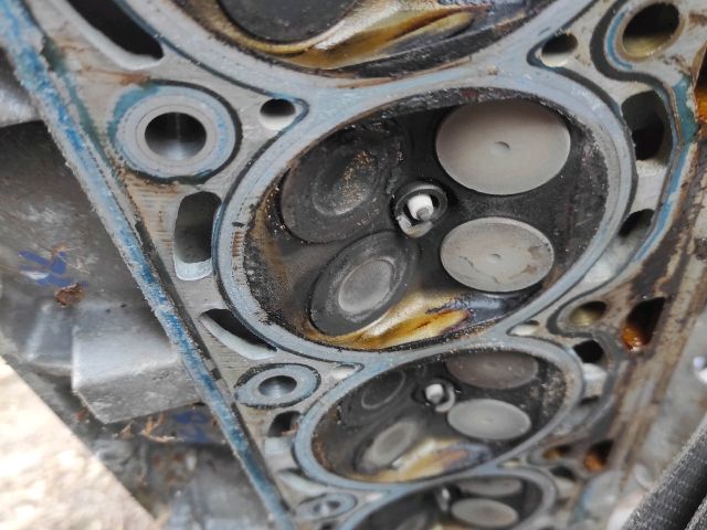 bontott VW GOLF V Hengerfej