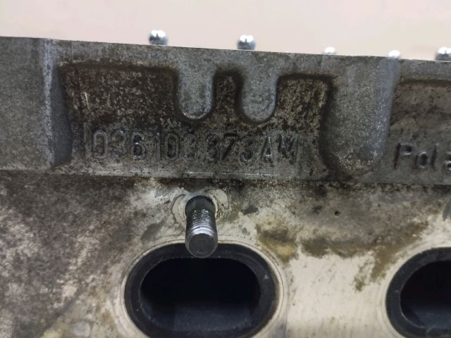 bontott VW GOLF V Hengerfej