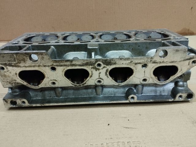 bontott VW GOLF V Hengerfej