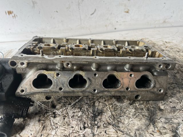 bontott VW GOLF V Hengerfej