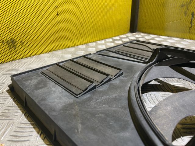 bontott VW GOLF V Hűtőventilátor