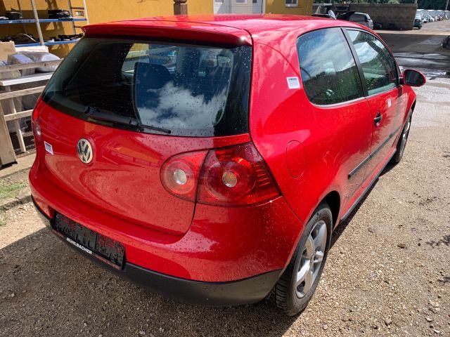 bontott VW GOLF V Jobb hátsó Féknyereg Munkahengerrel