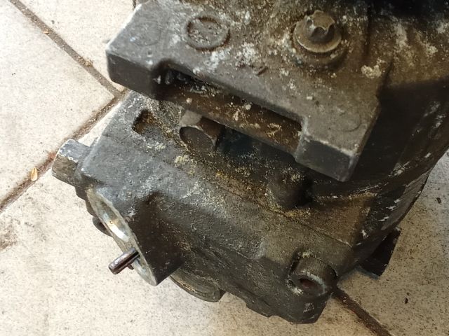 bontott VW GOLF V Klímakompresszor