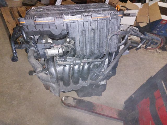 bontott VW GOLF V Komplett Motor (Segédberendezésekkel)