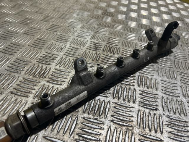 bontott VW GOLF V Közösnyomócső