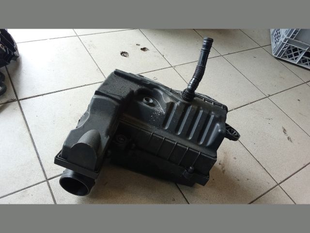 bontott VW GOLF V Légszűrő Ház