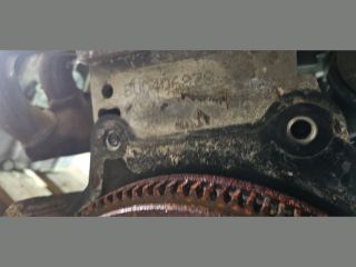 bontott VW GOLF V Motor (Fűzött blokk hengerfejjel)