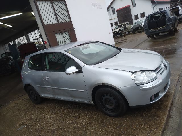 bontott VW GOLF V Motor (Fűzött blokk hengerfejjel)