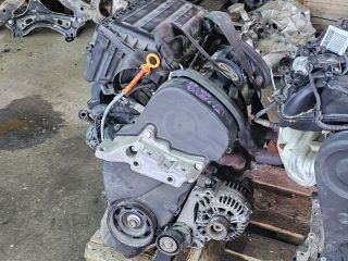 bontott VW GOLF V Motor (Fűzött blokk hengerfejjel)