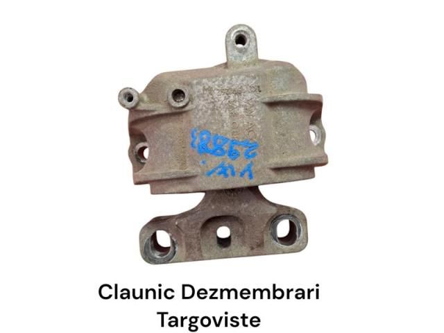 bontott VW GOLF V Motor Tartó Bak (Fém)