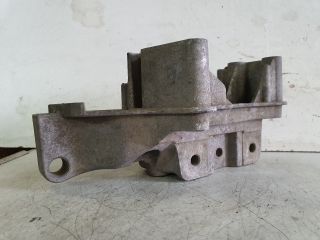 bontott VW GOLF V Motor Tartó Bak (Fém)