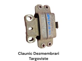 bontott VW GOLF V Motor Tartó Bak (Fém)