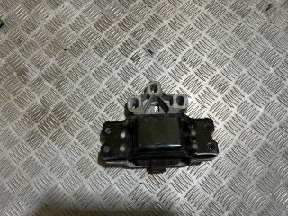 bontott VW GOLF V Motor Tartó Bak (Fém)