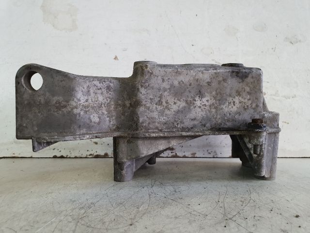 bontott VW GOLF V Motor Tartó Bak (Fém)