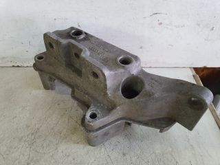 bontott VW GOLF V Motor Tartó Bak (Fém)