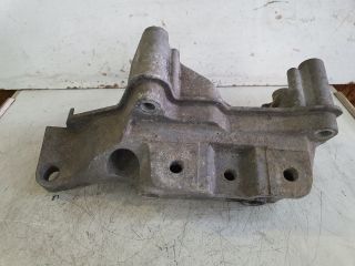 bontott VW GOLF V Motor Tartó Bak (Fém)