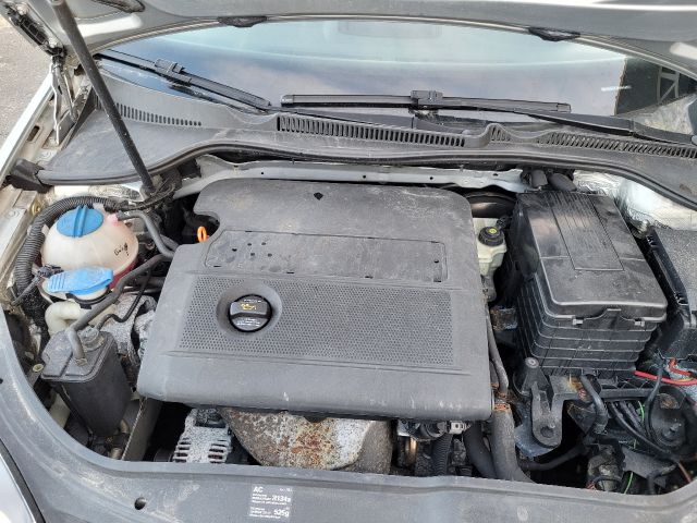 bontott VW GOLF V Motor Tartó Bak Jobb