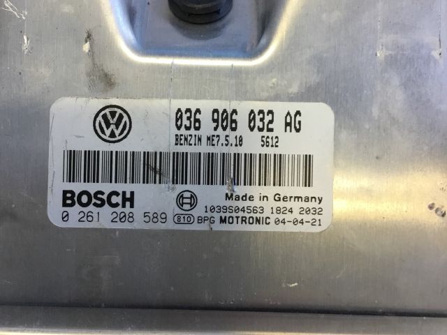 bontott VW GOLF V Motorvezérlő