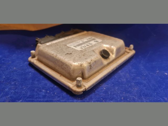 bontott VW GOLF V Motorvezérlő