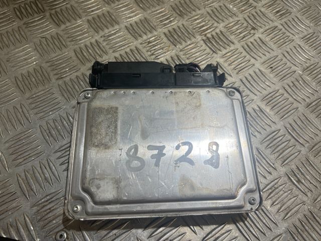 bontott VW GOLF V Motorvezérlő