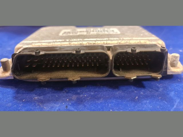 bontott VW GOLF V Motorvezérlő