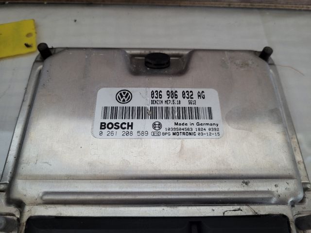 bontott VW GOLF V Motorvezérlő