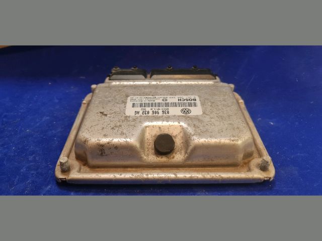 bontott VW GOLF V Motorvezérlő