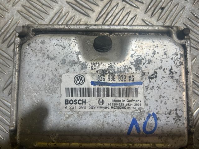 bontott VW GOLF V Motorvezérlő