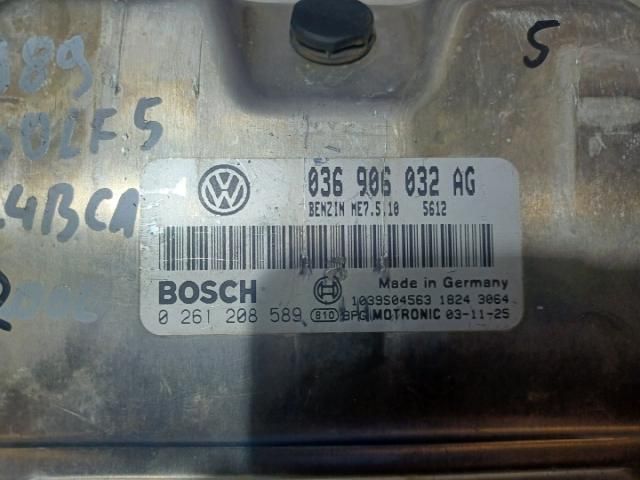 bontott VW GOLF V Motorvezérlő