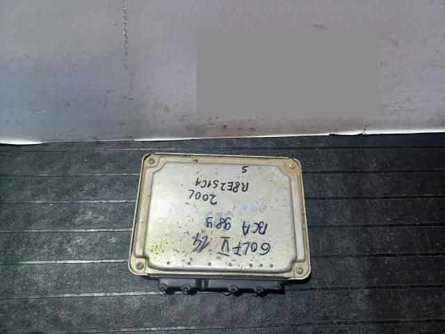 bontott VW GOLF V Motorvezérlő