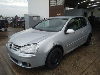 bontott VW GOLF V Motorvezérlő