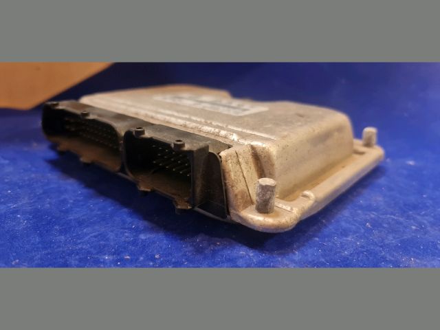 bontott VW GOLF V Motorvezérlő