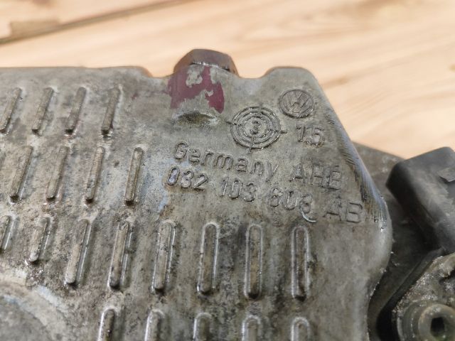 bontott VW GOLF V Olajteknő