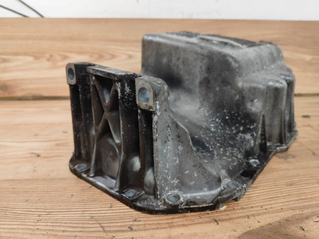 bontott VW GOLF V Olajteknő