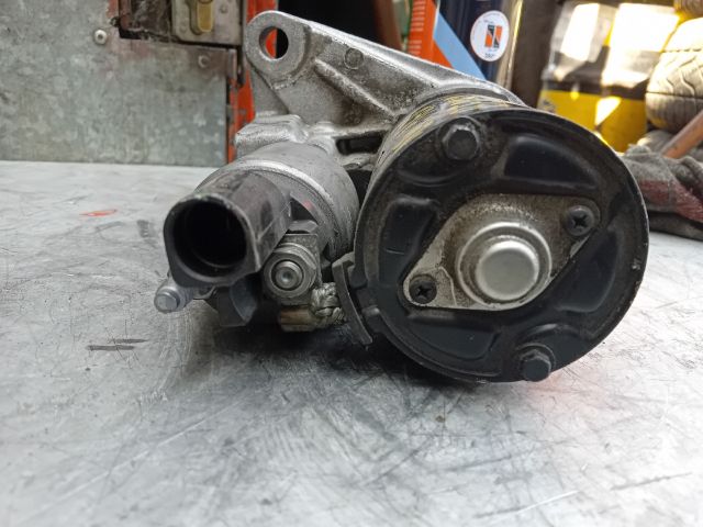 bontott VW GOLF V Önindító