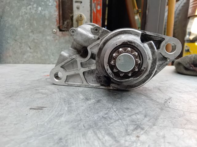 bontott VW GOLF V Önindító