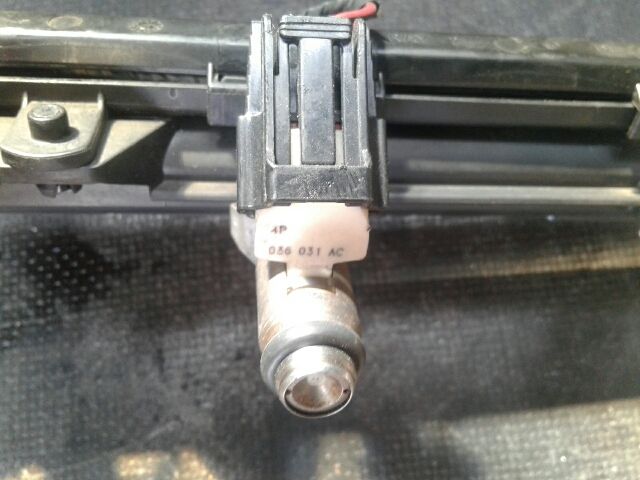 bontott VW GOLF V Porlasztó Sor / Híd