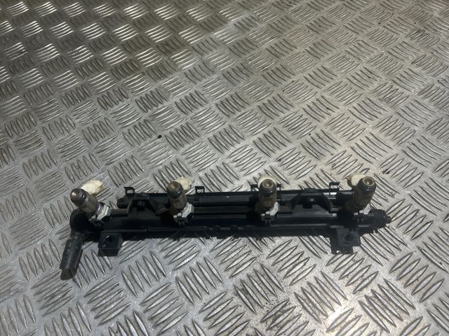 bontott VW GOLF V Porlasztó Sor / Híd