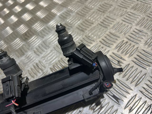 bontott VW GOLF V Porlasztó Sor / Híd