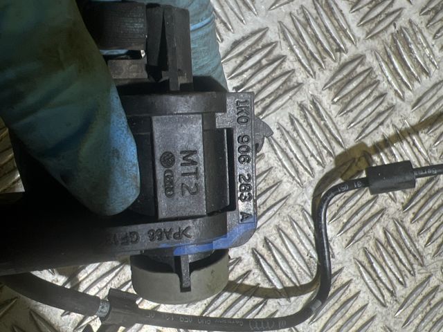 bontott VW GOLF V Turbó Vákum Szelep