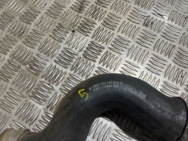 bontott VW GOLF V Turbócső