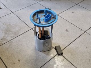 bontott VW GOLF V Üzemanyag Szivattyú