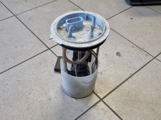 bontott VW GOLF V Üzemanyag Szivattyú