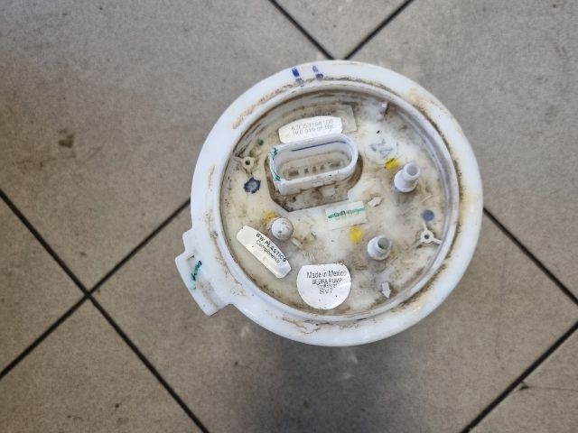 bontott VW GOLF V Üzemanyag Szivattyú