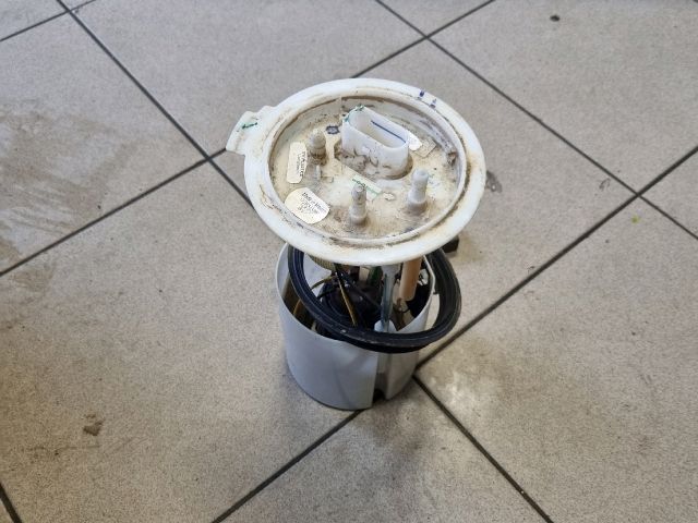 bontott VW GOLF V Üzemanyag Szivattyú