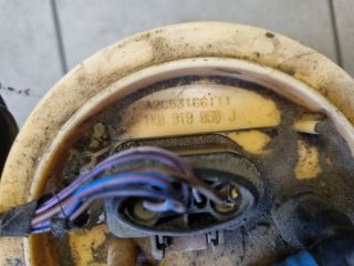 bontott VW GOLF V Üzemanyag Szivattyú